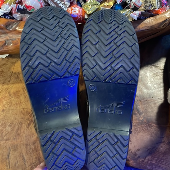 Dansko shoes - Picture 3 of 6